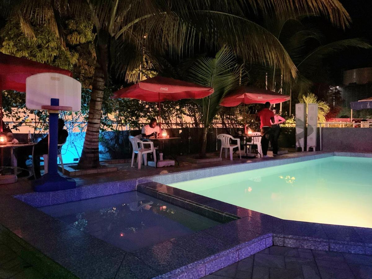 Woodpecker Resort Hotel Banjul Exterior photo